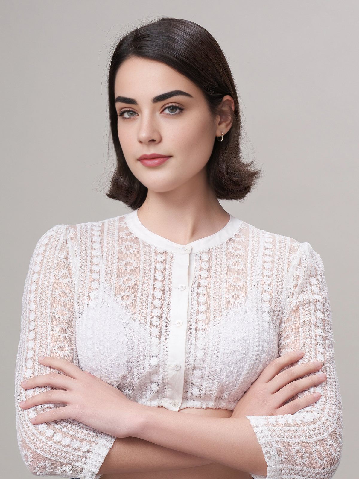 Modernes dunkelrotes Dirndl mit weißer Bluse