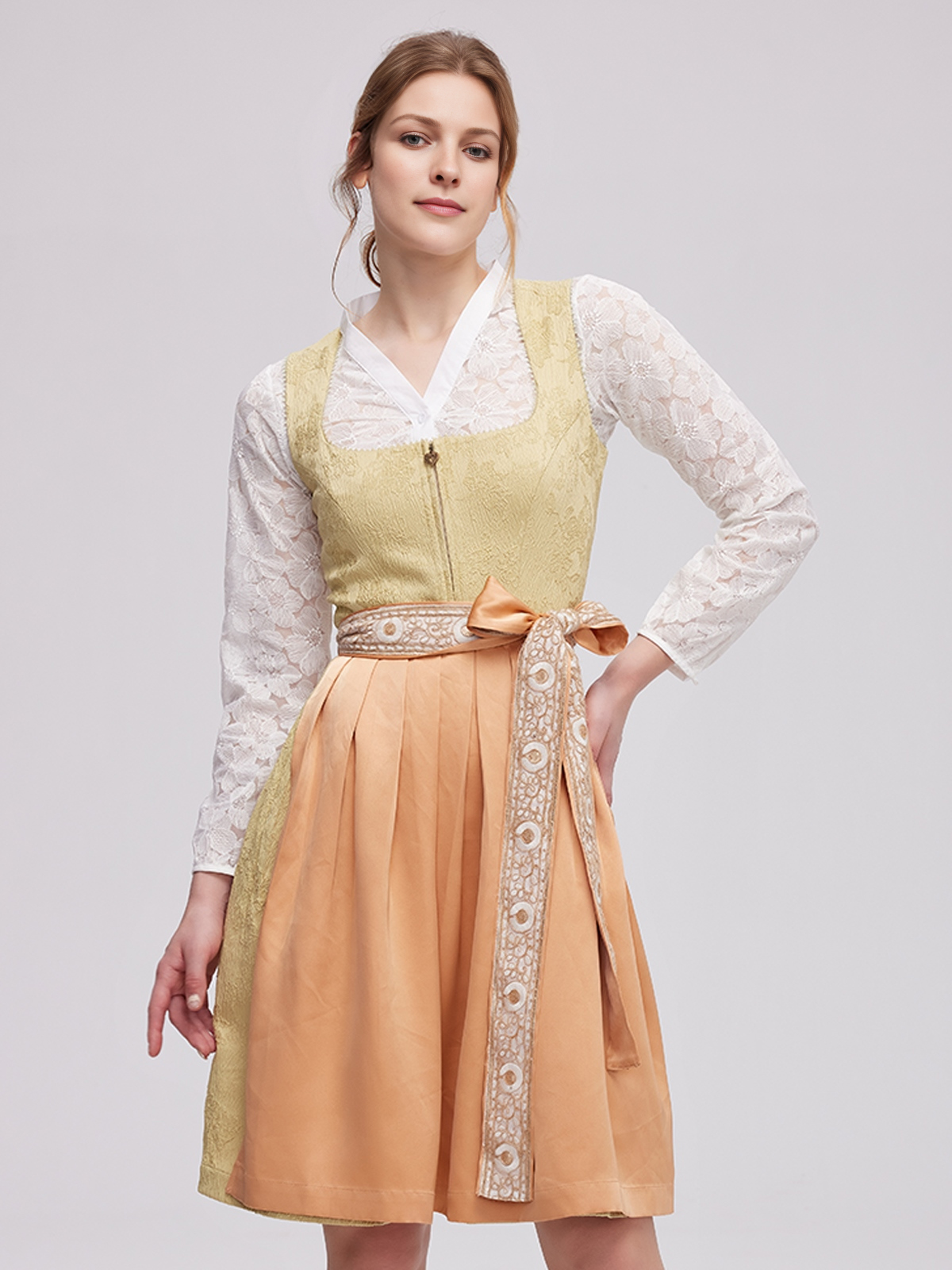 Dirndl mit Samt in Gelb