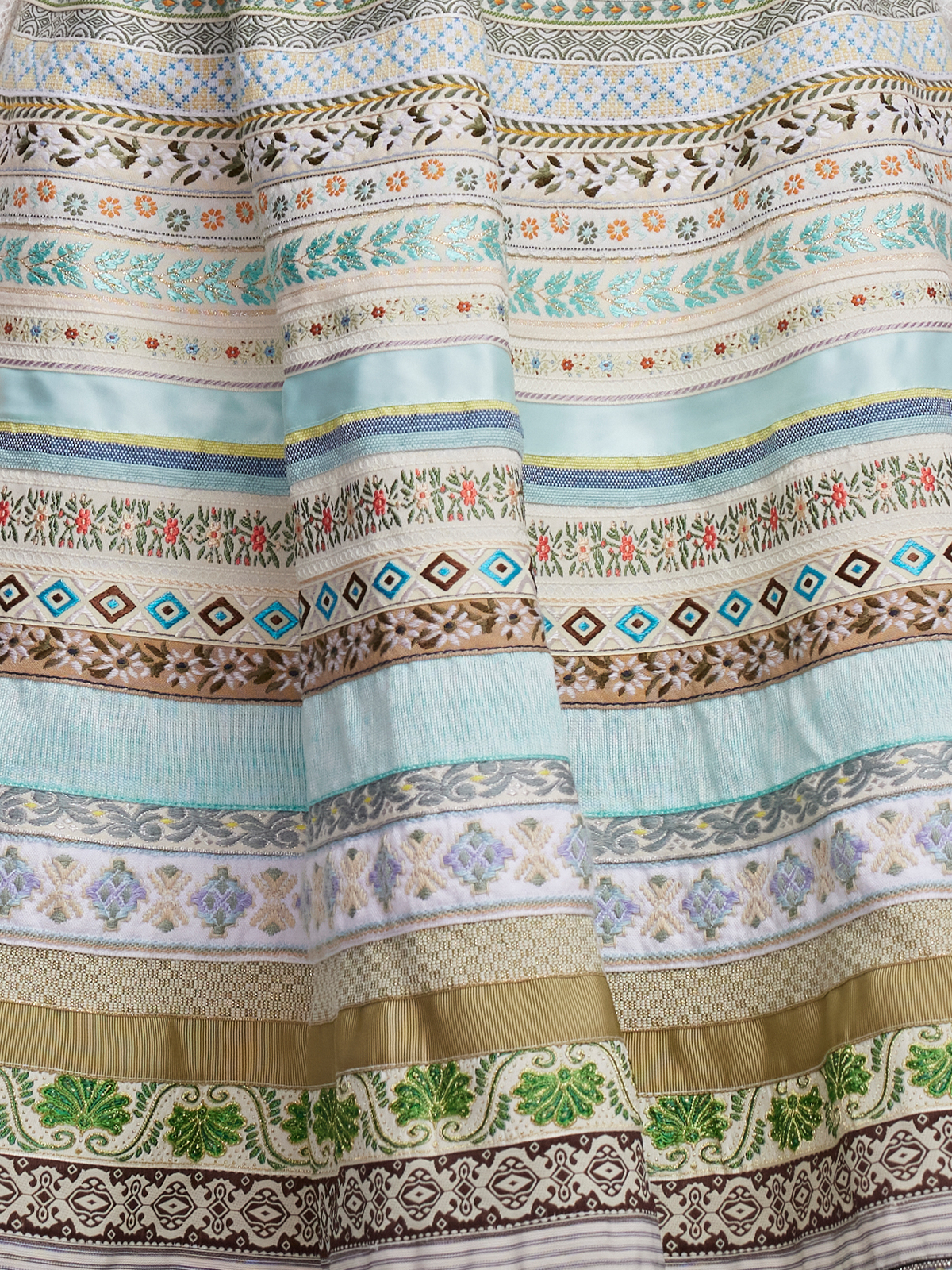 Dirndl in Grün und Blau