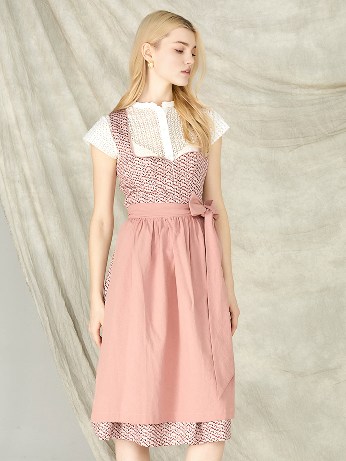 Dirndl Gelb Samt in eleganter Passform