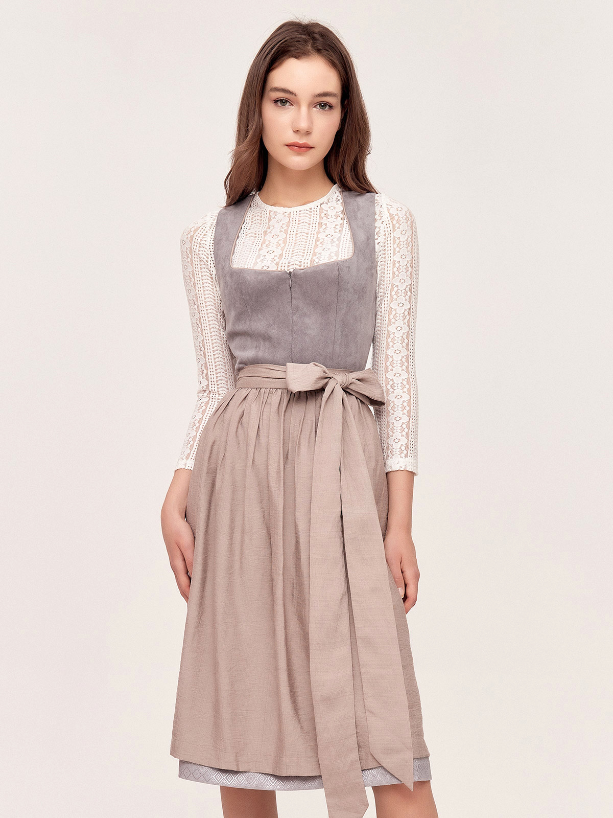 Elegantes blaues Dirndl mit modernem Schnitt