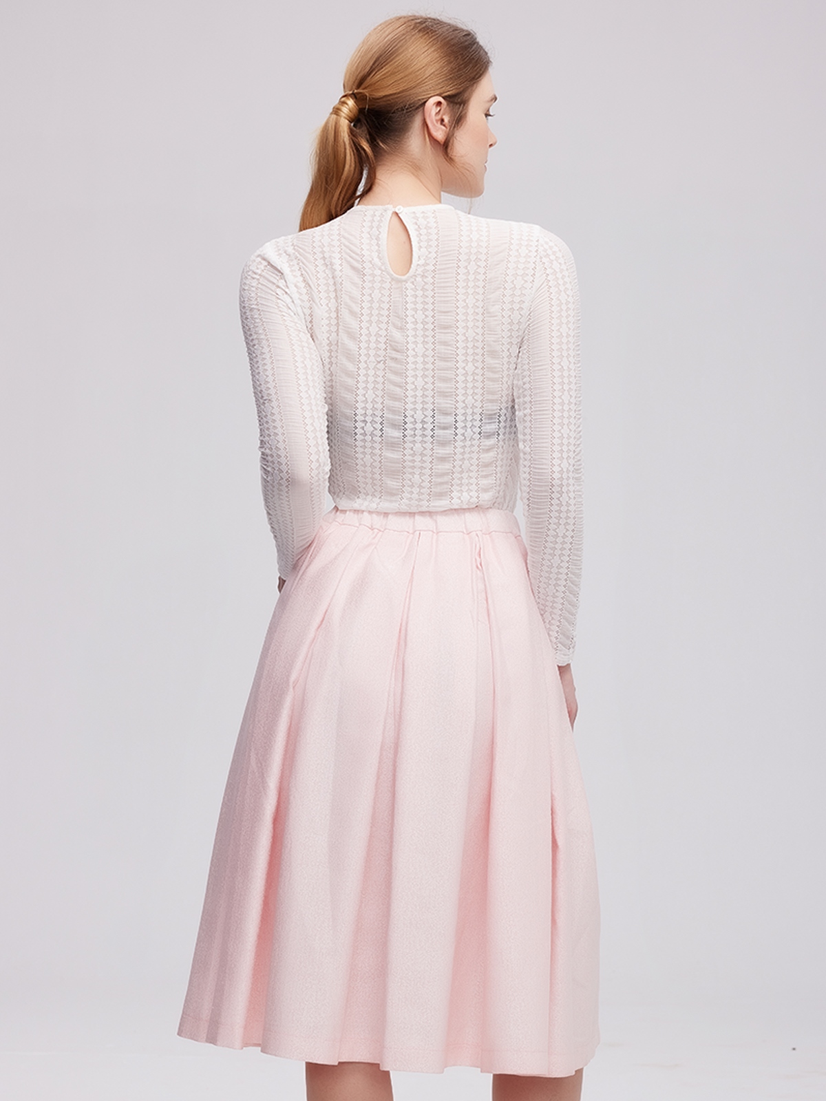 Ehreer Dirndl in Rosa – Eleganz und Tradition vereint