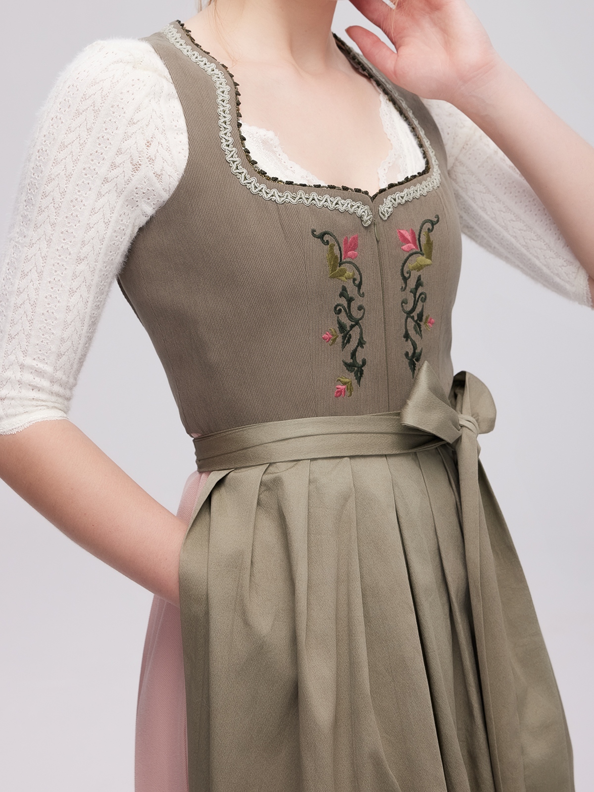 Dirndl Nachtblau in eleganter Ausführung