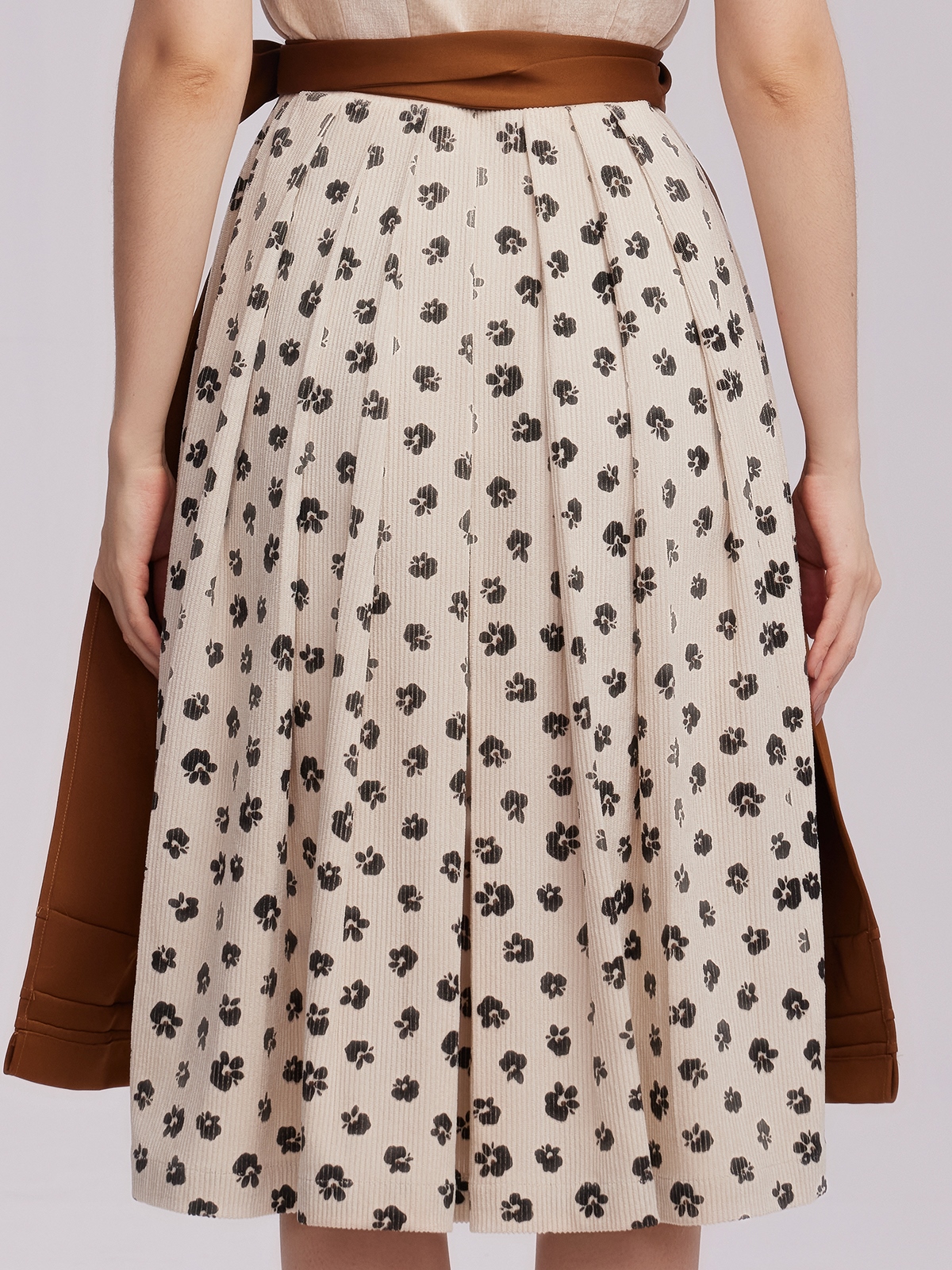 Modernes Dirndl in eleganter Blautönung