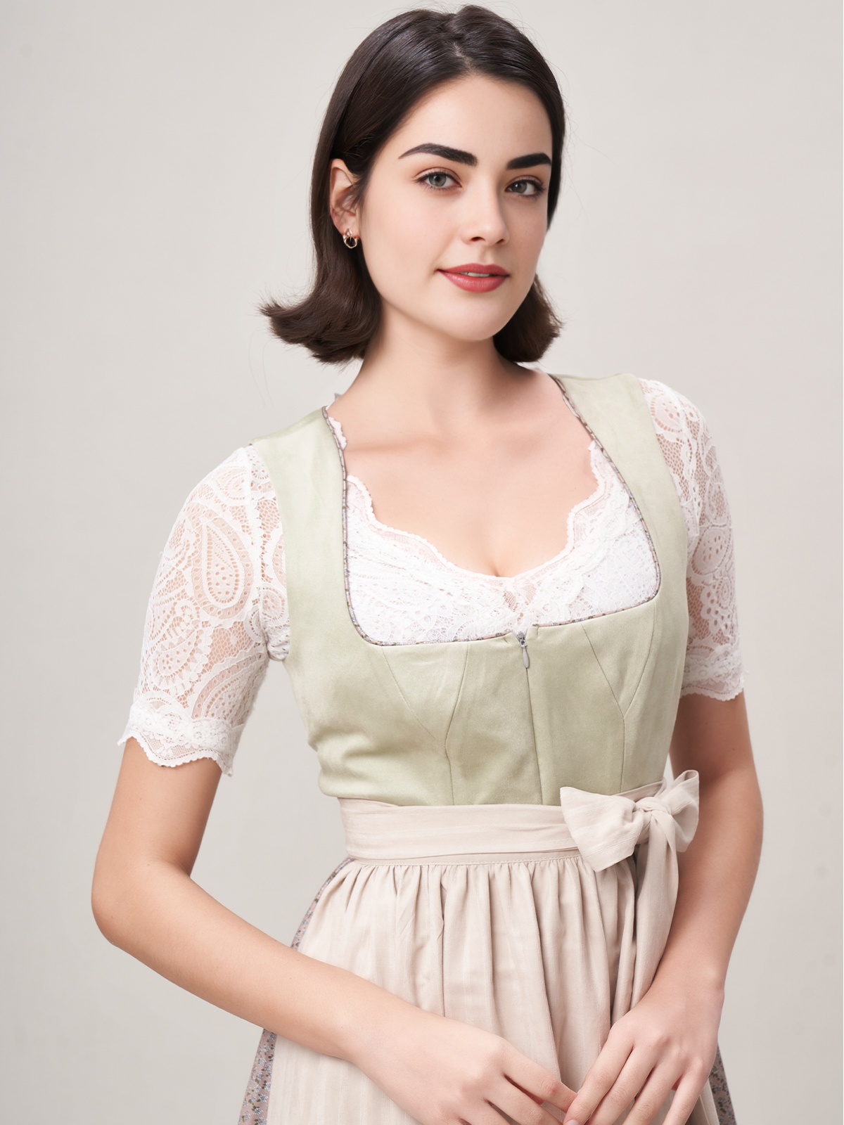 Ehreer Dirndl in Grün – perfekt für Festtage und Alltag