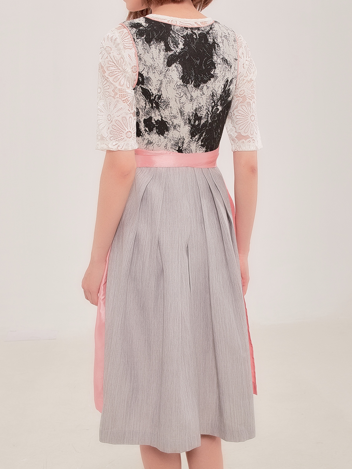 Dirndl Dunkelgrün mit schwarzer Schürze