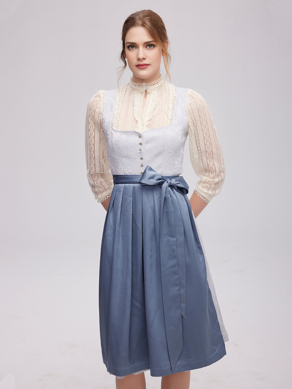 Dirndl in Blau – zeitlos und elegant