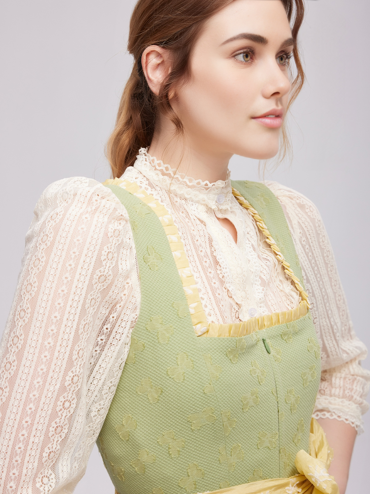 Dirndl mit Hakenverschluss in Grün