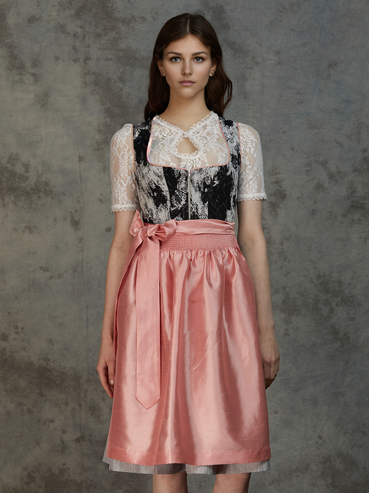 Modernes Dirndl in Schwarz